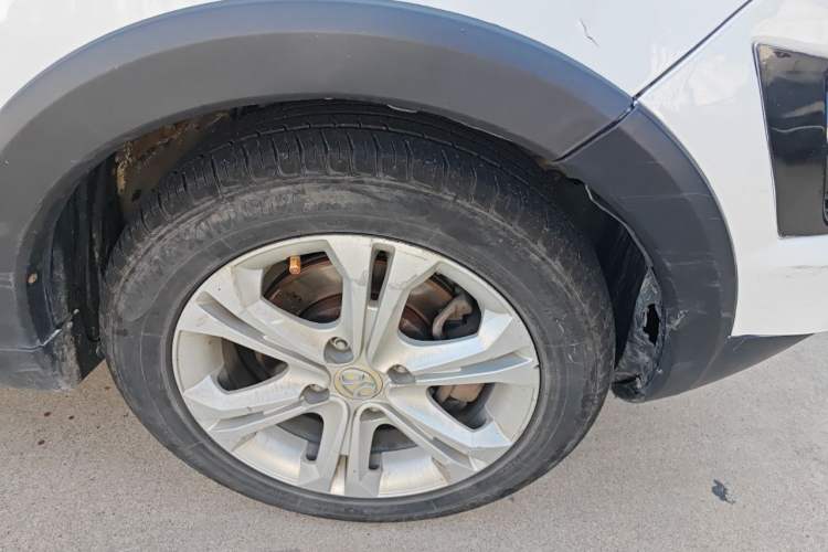 Used BAIC New Energy EX 2018 EX360 New Style Edition Right Front Wheel Hub