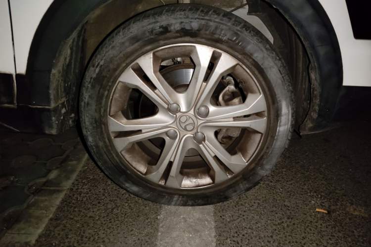 Used BAIC New Energy EX 2018 EX360 New Style Edition Right Front Wheel Hub
