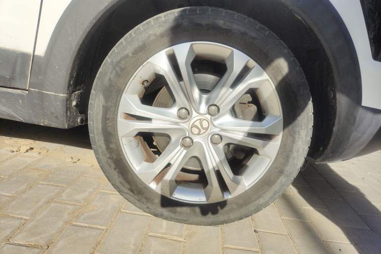 Used BAIC New Energy EX 2018 EX360 New Style Edition Right Front Wheel Hub