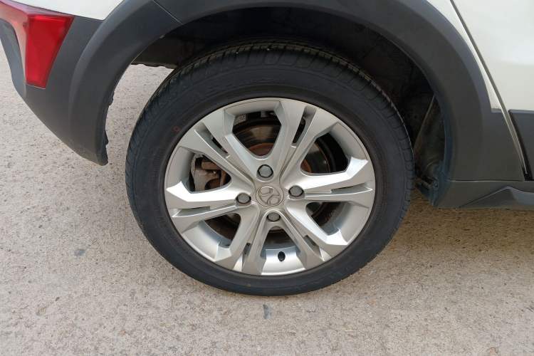 Used BAIC New Energy EX 2018 EX360 New Style Edition Right Rear Wheel Hub