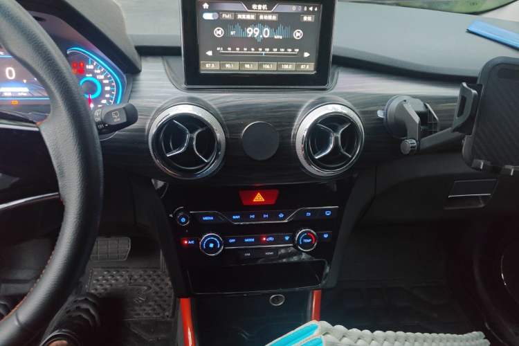 Used BAIC New Energy EX 2018 EX360 New Style Edition Audio And AC Panel