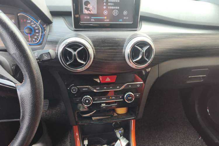 Used BAIC New Energy EX 2018 EX360 New Style Edition Audio And AC Panel