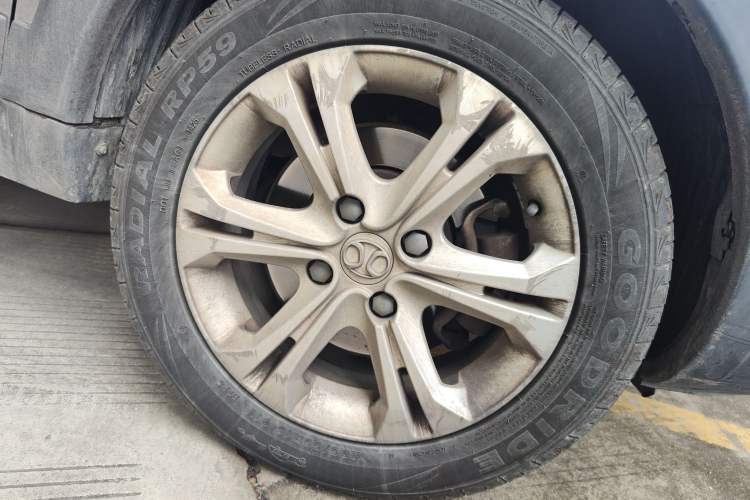 Used BAIC New Energy EX 2018 EX360 New Style Edition Right Front Wheel Hub