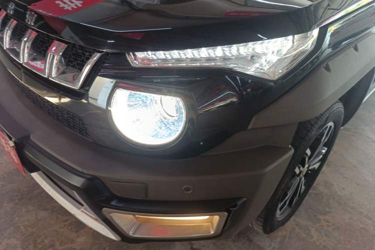 Used BAIC Off-Road BJ20 2016 1.5T CVT Luxury Model Left Front Headlight