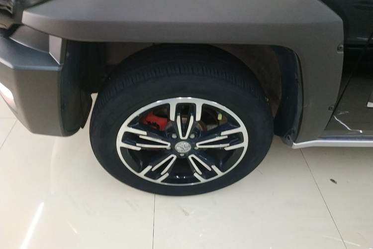 Used BAIC Off-Road BJ20 2018 1.5T CVT Luxury Model Left Front Wheel Hub