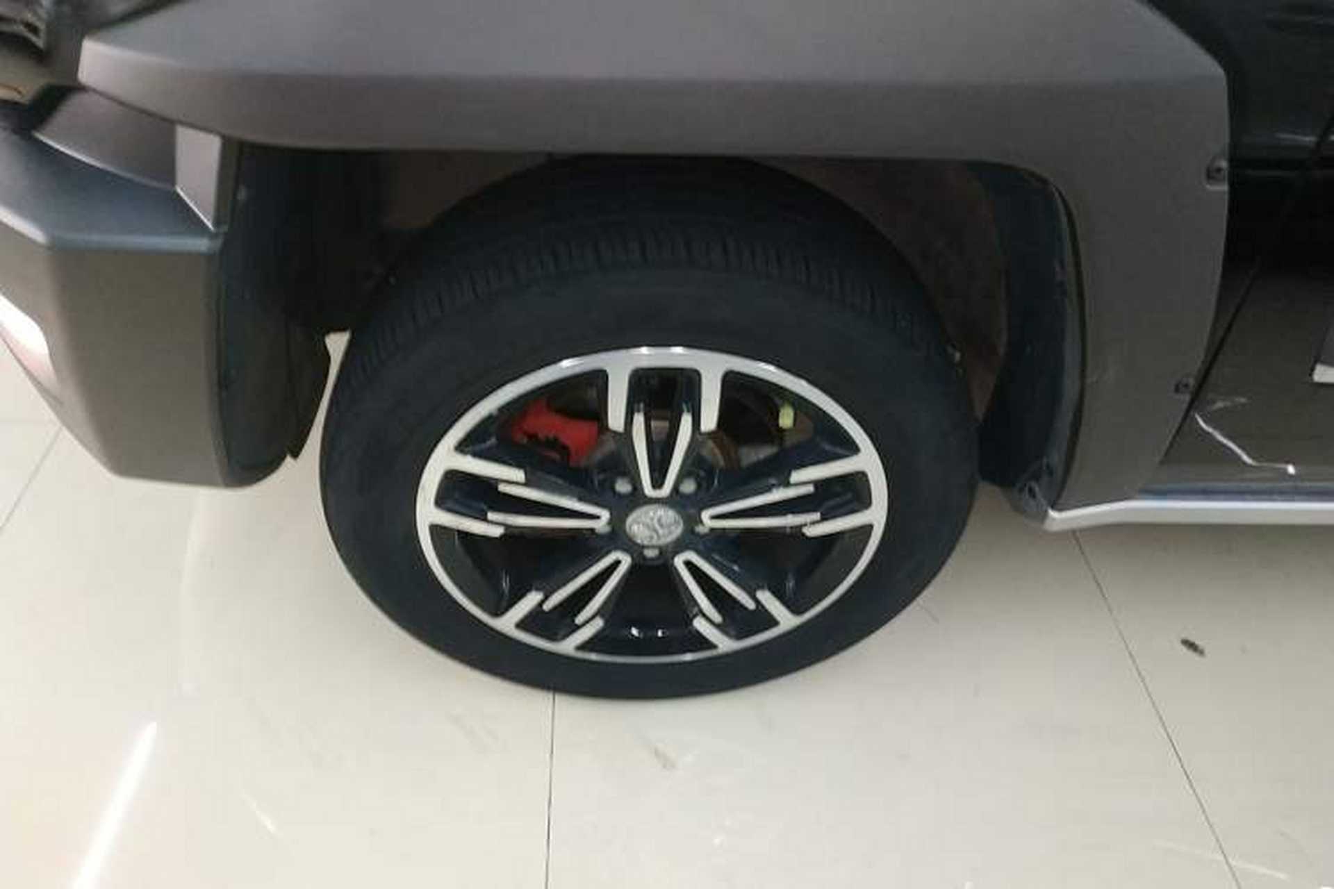 Used BAIC Off-Road BJ20 2018 1.5T CVT Luxury Model Left Front Wheel Hub
