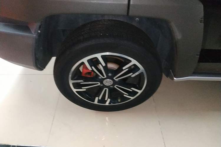 Used BAIC Off-Road BJ20 2018 1.5T CVT Luxury Model Right Rear Wheel Hub