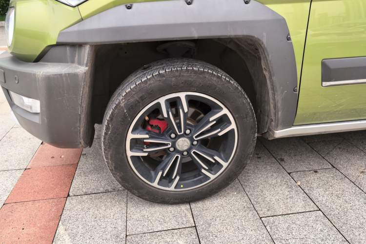 Used BAIC Off-Road BJ20 2018 1.5T CVT Luxury Model Left Front Wheel Hub