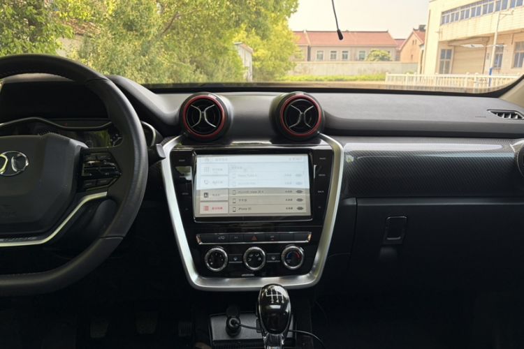Used BAIC Off-Road BJ20 2016 1.5T Manual Luxury Model Audio And AC Panel