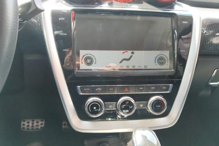 Used BAIC Off-Road BJ20 2016 1.5T CVT Prestige Edition Audio And AC Panel