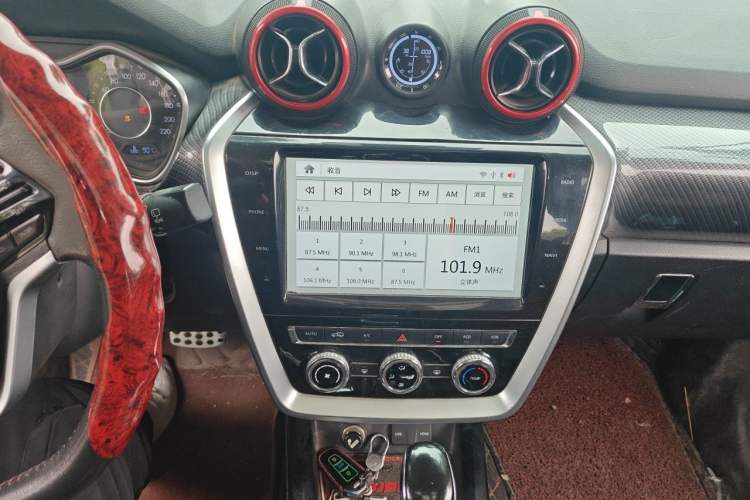 Used BAIC Off-Road BJ20 2016 1.5T CVT Prestige Edition Audio And AC Panel