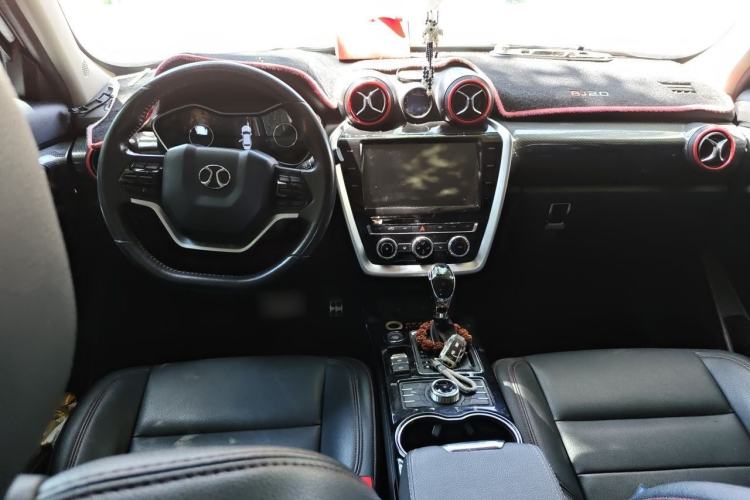 Used BAIC Off-Road BJ20 2016 1.5T CVT Prestige Edition Center Console