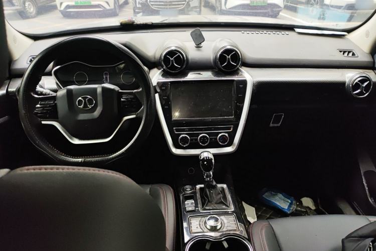Used BAIC Off-Road BJ20 2016 1.5T Manual Luxury Model Center Console