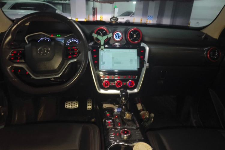 Used BAIC Off-Road BJ20 2016 1.5T CVT Prestige Edition Center Console