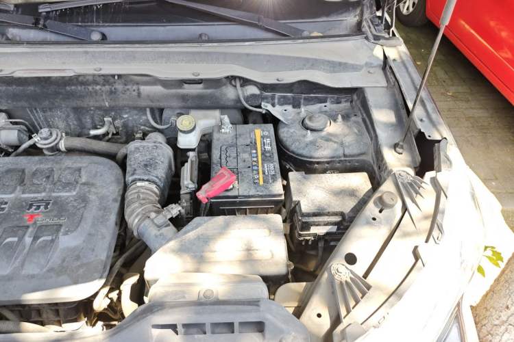 Used BAIC Off-Road BJ20 2016 1.5T CVT Prestige Edition Engine Bay Left