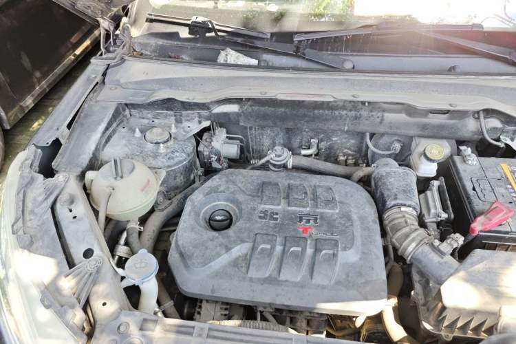 Used BAIC Off-Road BJ20 2016 1.5T CVT Prestige Edition Engine Bay Right