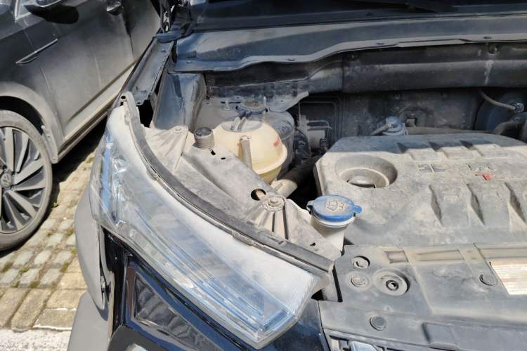 Used BAIC Off-Road BJ20 2016 1.5T CVT Prestige Edition Engine Bay Right