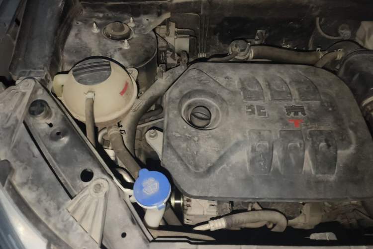 Used BAIC Off-Road BJ20 2016 1.5T CVT Prestige Edition Engine Bay Right