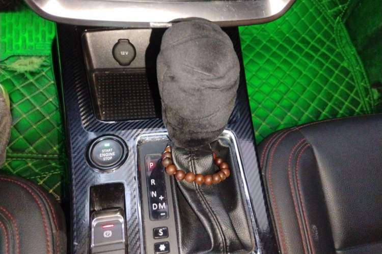 Used BAIC Off-Road BJ20 2016 1.5T CVT Luxury Model Gear Lever