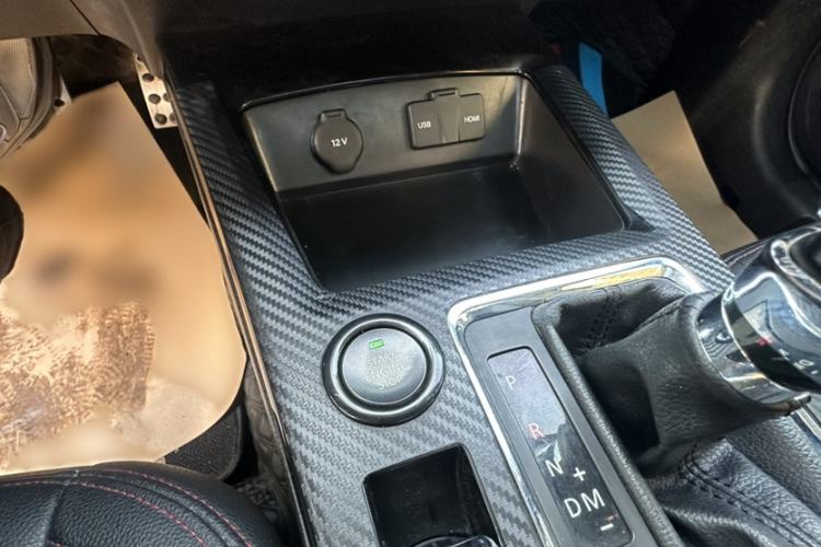 Used BAIC Off-Road BJ20 2016 1.5T CVT Luxury Model Interior 11