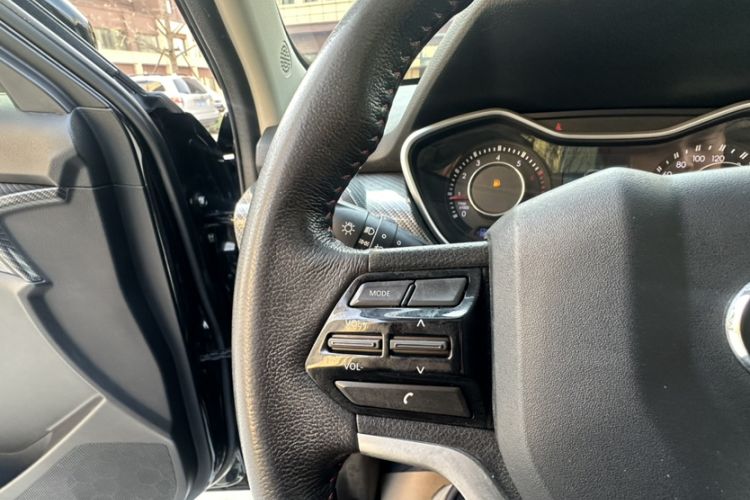 Used BAIC Off-Road BJ20 2016 1.5T CVT Luxury Model Interior 13