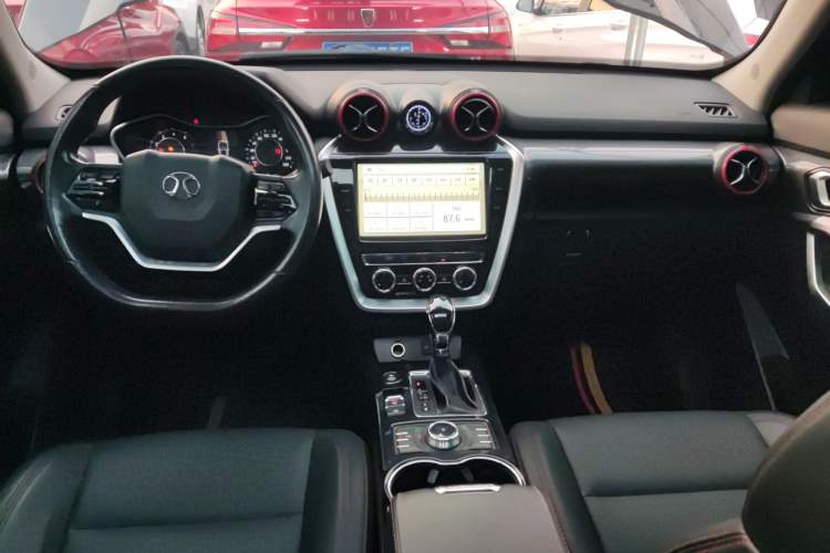 Used BAIC Off-Road BJ20 2016 1.5T CVT Luxury Model Interior 3