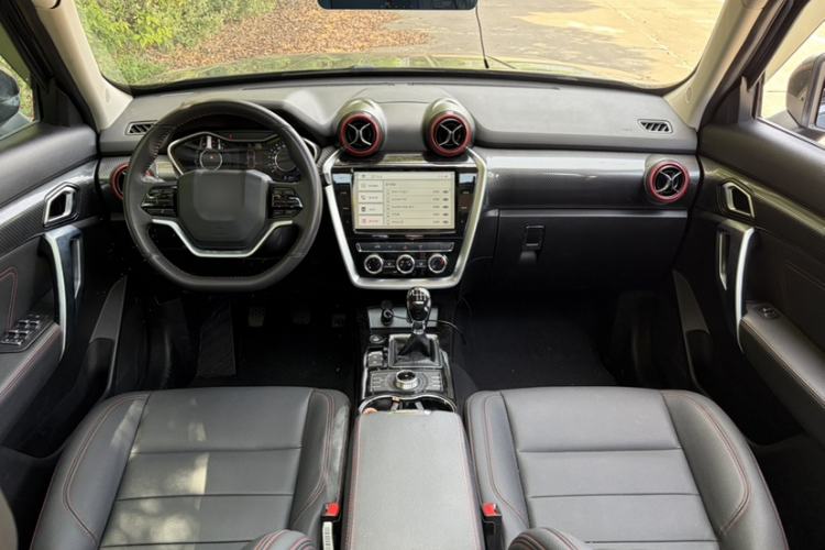Used BAIC Off-Road BJ20 2016 1.5T Manual Luxury Model Interior 5