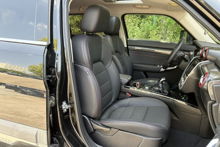 Used BAIC Off-Road BJ20 2016 1.5T Manual Luxury Model Interior 6