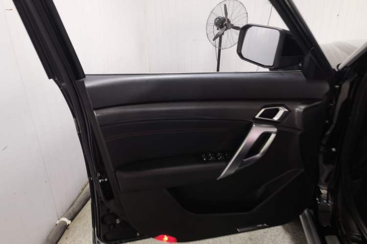 Used BAIC Off-Road BJ20 2016 1.5T CVT Luxury Model Interior 7