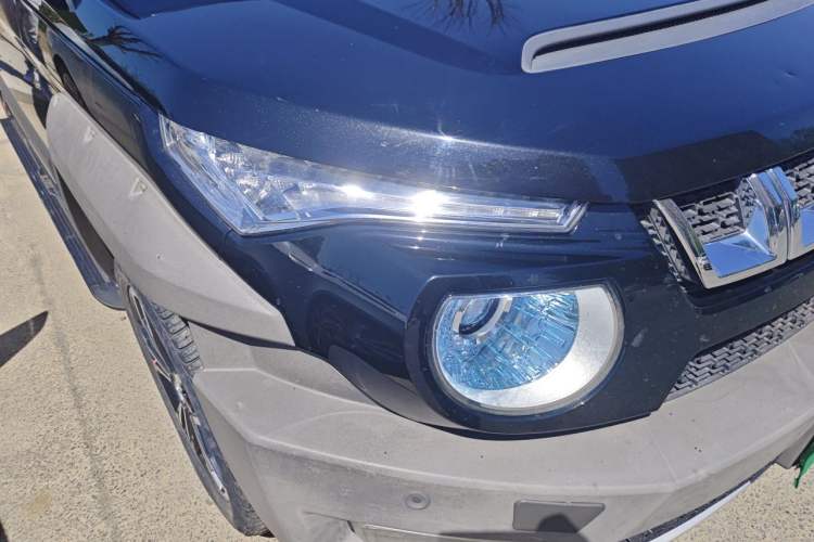 Used BAIC Off-Road BJ20 2016 1.5T CVT Luxury Model Right Front Headlight