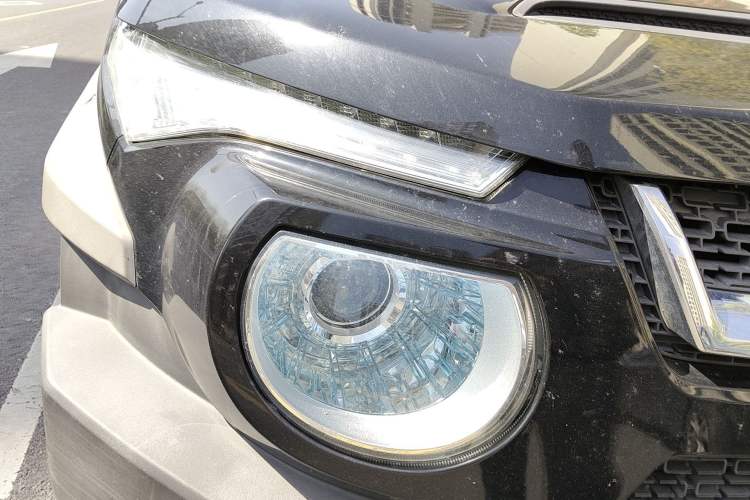 Used BAIC Off-Road BJ20 2016 1.5T CVT Luxury Model Right Front Headlight
