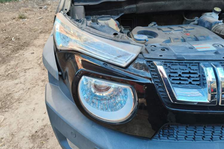 Used BAIC Off-Road BJ20 2016 1.5T CVT Prestige Edition Right Front Headlight