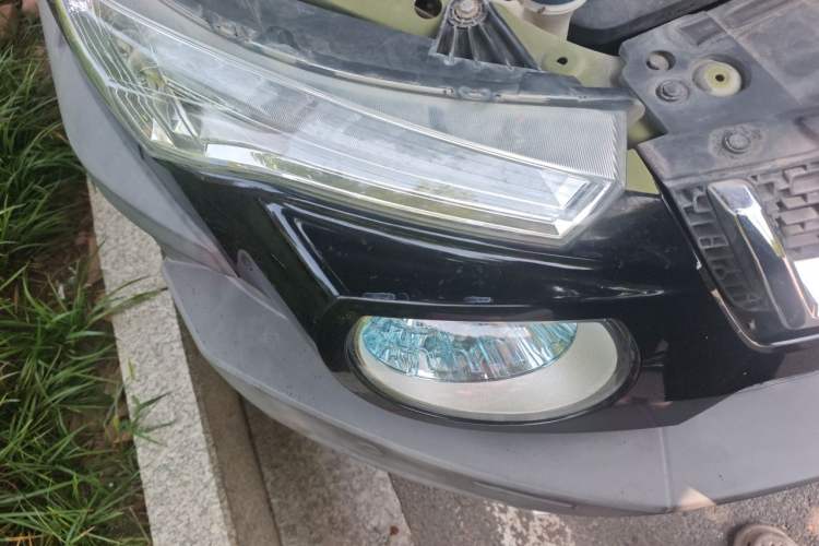 Used BAIC Off-Road BJ20 2016 1.5T CVT Luxury Model Right Front Headlight