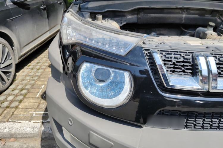 Used BAIC Off-Road BJ20 2016 1.5T CVT Prestige Edition Right Front Headlight