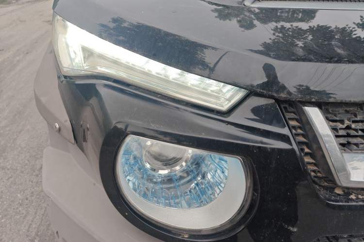Used BAIC Off-Road BJ20 2016 1.5T CVT Prestige Edition Right Front Headlight