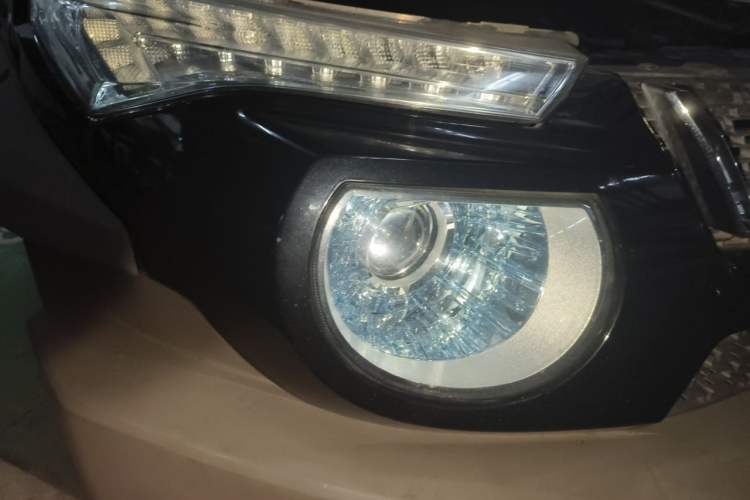 Used BAIC Off-Road BJ20 2016 1.5T CVT Prestige Edition Right Front Headlight