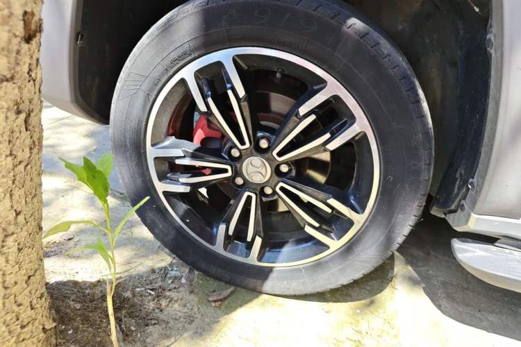 Used BAIC Off-Road BJ20 2016 1.5T CVT Prestige Edition Right Front Wheel Hub