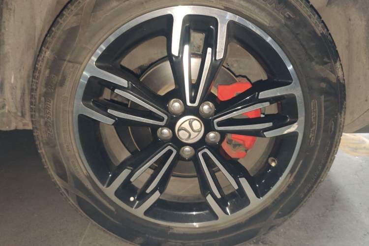 Used BAIC Off-Road BJ20 2016 1.5T CVT Luxury Model Right Front Wheel Hub