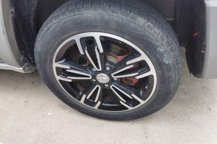 Used BAIC Off-Road BJ20 2016 1.5T CVT Prestige Edition Right Front Wheel Hub