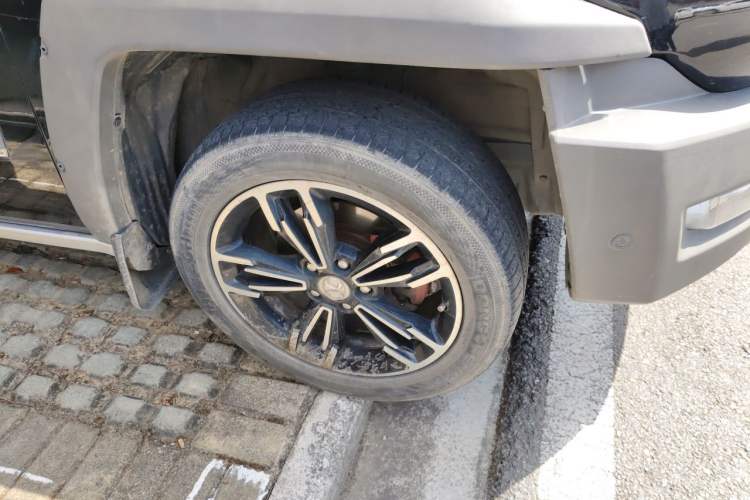 Used BAIC Off-Road BJ20 2016 1.5T CVT Prestige Edition Right Front Wheel Hub