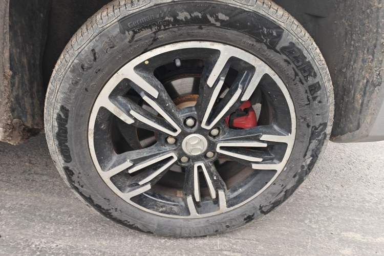 Used BAIC Off-Road BJ20 2016 1.5T CVT Prestige Edition Right Front Wheel Hub