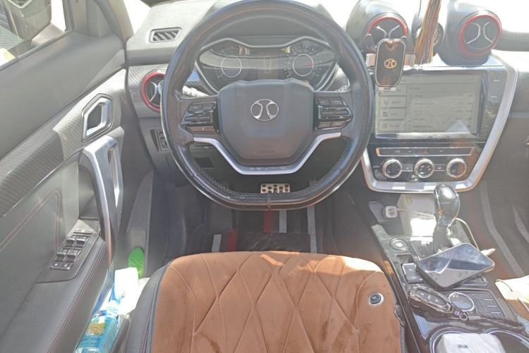 Used BAIC Off-Road BJ20 2016 1.5T CVT Luxury Model Steering Wheel