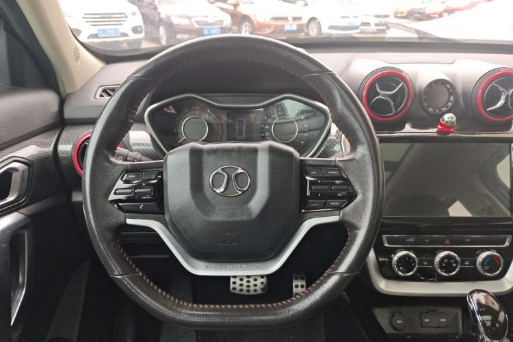 Used BAIC Off-Road BJ20 2016 1.5T CVT Luxury Model Steering Wheel