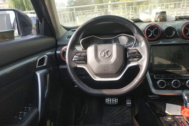 Used BAIC Off-Road BJ20 2016 1.5T CVT Luxury Model Steering Wheel