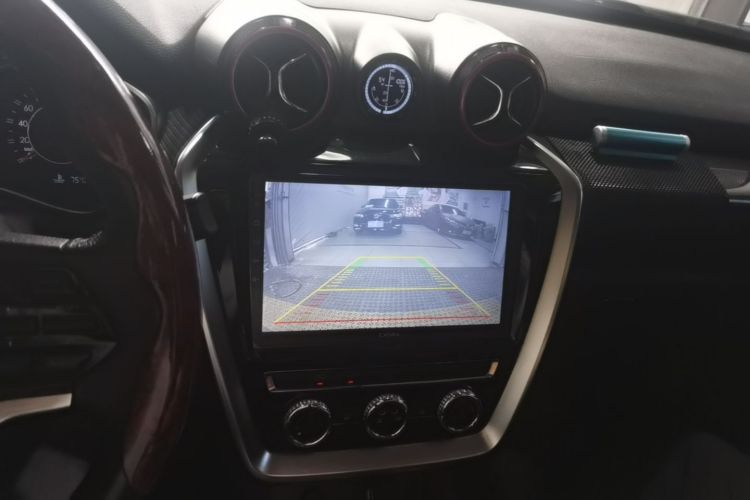 Used BAIC Off-Road BJ20 2016 1.5T CVT Luxury Model Audio And AC Panel
