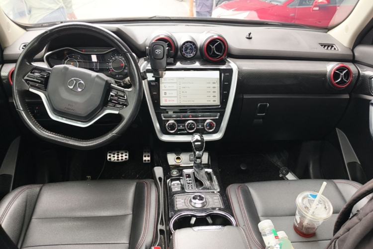 Used BAIC Off-Road BJ20 2016 1.5T CVT Luxury Model Center Console