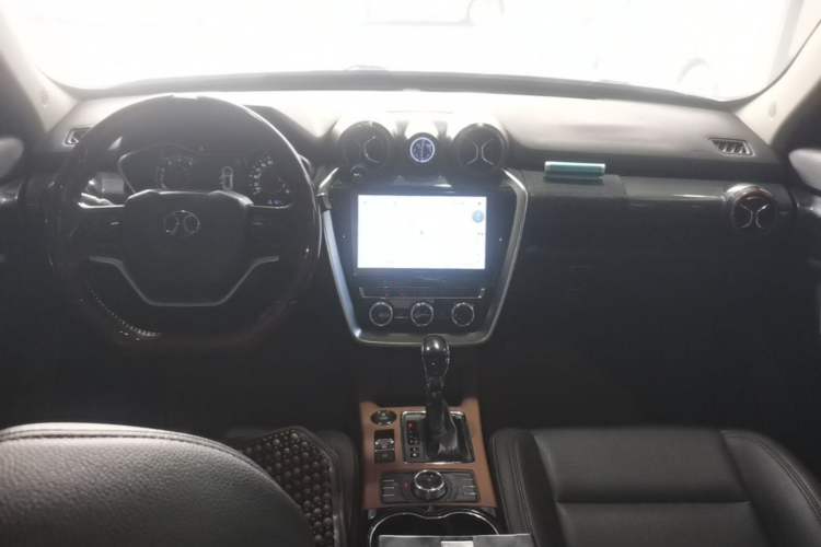 Used BAIC Off-Road BJ20 2016 1.5T CVT Luxury Model Center Console