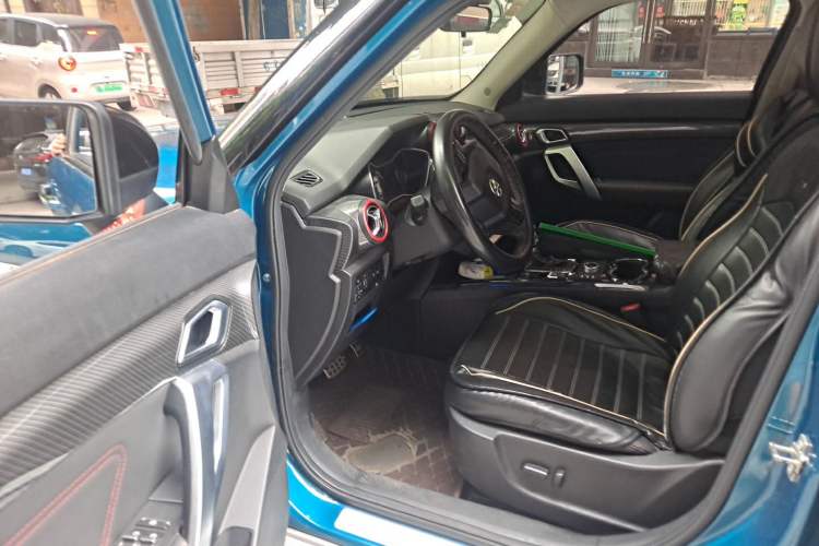 Used BAIC Off-Road BJ20 2016 1.5T CVT Prestige Edition Driver Seat
