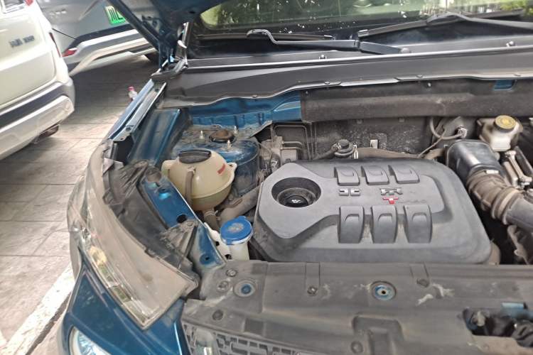Used BAIC Off-Road BJ20 2016 1.5T CVT Prestige Edition Engine Bay Right