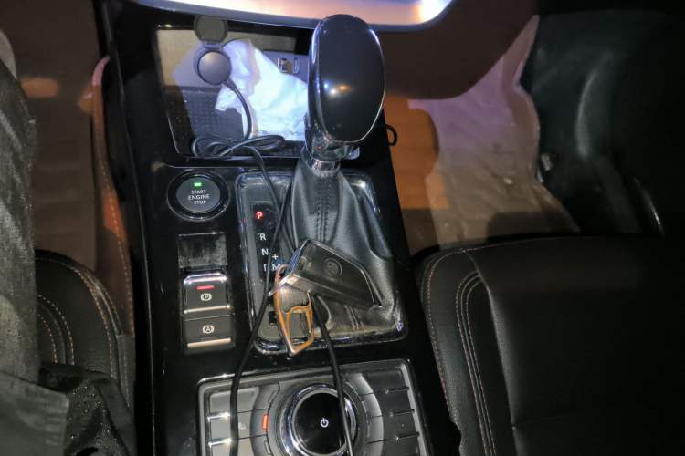Used BAIC Off-Road BJ20 2016 1.5T CVT Luxury Model Gear Lever